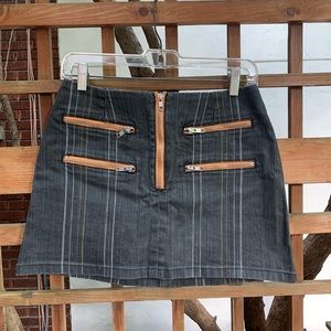 UO zip skirt // BDG Striped Contrast Zipper Mini Skirt
Size small $10